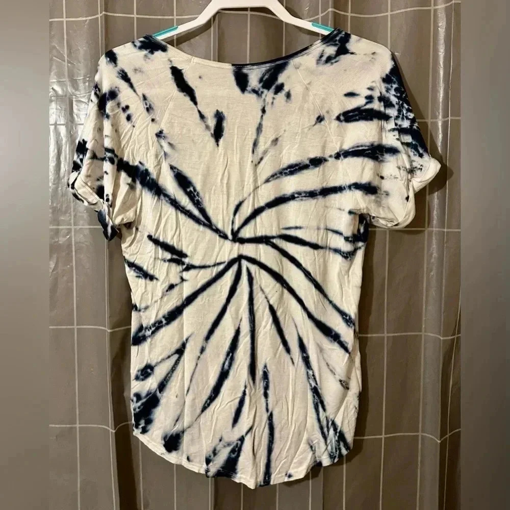 Women’s Black & White Shirt XXL - Picture 2 of 2